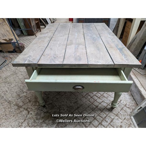 498 - Pine dining table. Compact 6 to 8 seats design. Painted base with green paint. Some paint failure. T... 