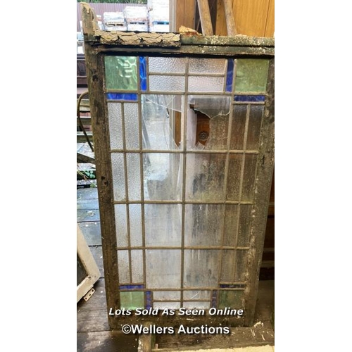 1004 - 3X STAINED GLASS WINDOWS, 2X MATCHING FOR RESTORATION, OTHER IN GOOD CONDITION, LARGEST 81.5CM (H) X... 