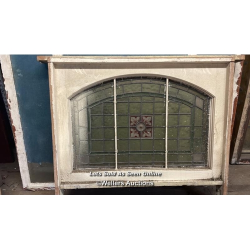 1011 - MATCHING PAIR OF STAINED GLASS WINDOWS WITH FLORAL CENTREPIECE AND WOODEN FRAMES, 86CM (W) X 79CM (H... 