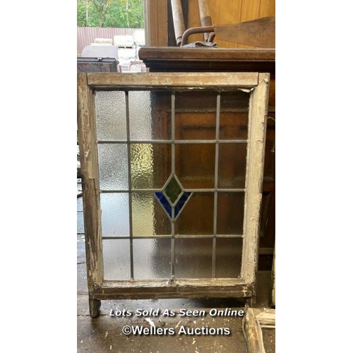 1015 - 4X VARIOUS STAINED GLASS WINDOWS IN WOODEN FRAMES, LARGEST 117CM (W) X 90CM (H), FOR RESTORATION