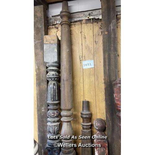 1032 - LARGE QUANTITY OF CARVED WOODEN PILLARS, PLINTHS AND SPINDLES