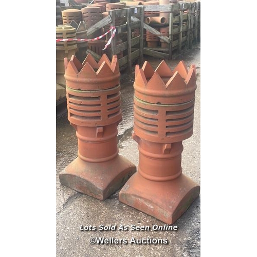 1050 - PAIR OF VENTED CROWN TOP CHIMNEY POTS, 76CM (H) X 33CM X 33CM AT BASE