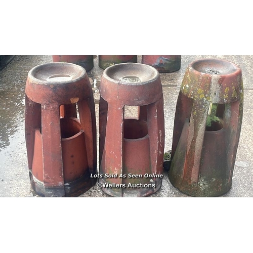 1054 - SET OF 3X TORPEDO CHIMNEY POTS, 63CM (H) X 30CM (DIA)