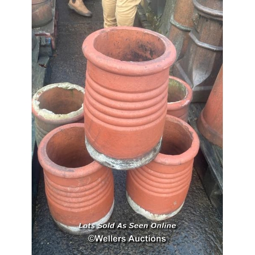 1055 - SET OF 6X ROLL TOP BEEHIVE CHIMNEY POTS, 40CM (H) X 30CM (DIA)