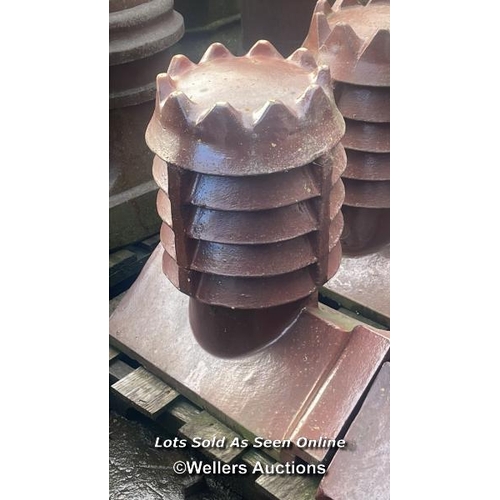 1065 - 6X MATCHING SALT GLAZED, CROWN TOP, VENTED RIDGE POTS, 55CM (H) X 33CM X 50CM (W) AT BASE