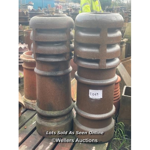 1069 - PAIR OF VERY SIMILAR SALT GLAZED VENTED CHIMNEY POTS, 105CM (H) X 35CM (DIA)