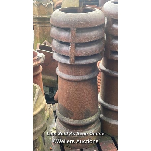 1069 - PAIR OF VERY SIMILAR SALT GLAZED VENTED CHIMNEY POTS, 105CM (H) X 35CM (DIA)