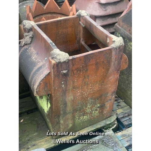 1070 - PAIR OF VENTED SQUARE CHIMNEY POTS, 48CM (H) X 48CM (W) X 36CM (D)