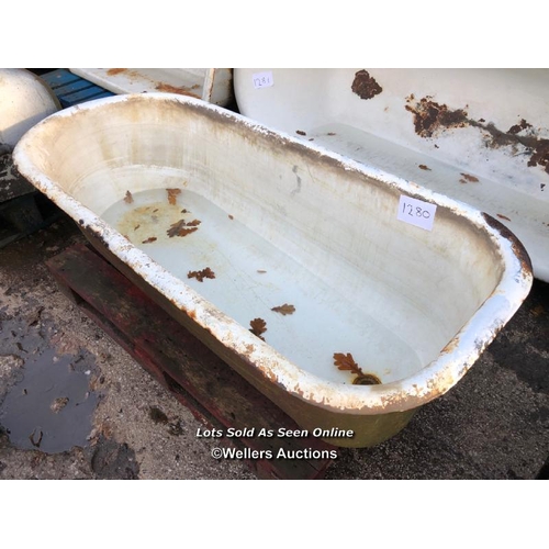 1280 - VINTAGE CAST IRON BATH TUB, WITHOUT FEET, 160CM (L) X 67CM (L) X 44CM (H)