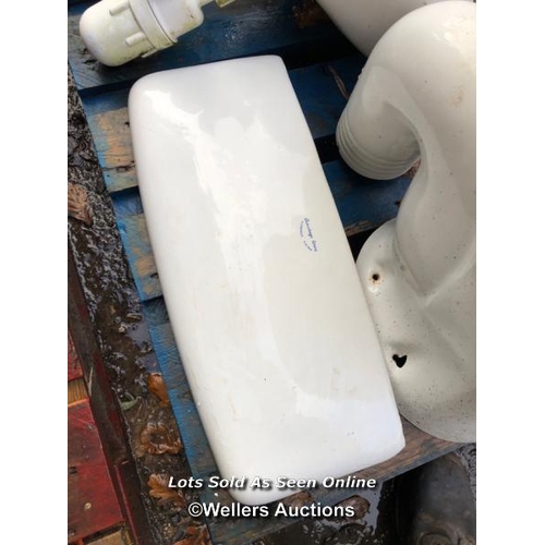 1287 - 4X PIECES OF ASSORTED SANITARY WARE INCLUDING TOILET, SINK AND PEDISTOOL