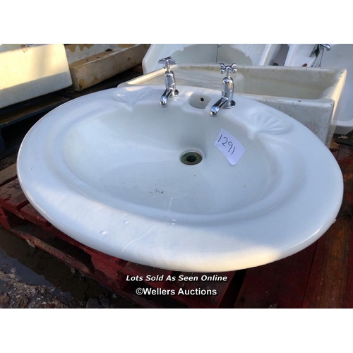 1291 - LARGE OVAL SINK WITH CLAM DETAIL AND TAPS, 83CM (L) X 89CM (W)