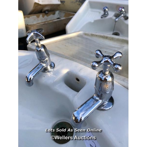 1291 - LARGE OVAL SINK WITH CLAM DETAIL AND TAPS, 83CM (L) X 89CM (W)