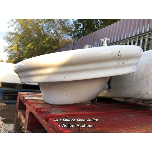 1291 - LARGE OVAL SINK WITH CLAM DETAIL AND TAPS, 83CM (L) X 89CM (W)