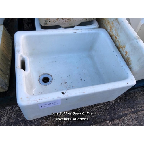 1292 - 4X ASSORTED SINKS, LARGEST 31CM (H) X 92CM (L) X 63CM (L)