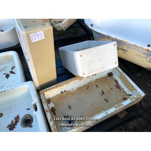 1295 - 3X ASSORTED SINKS INCLUDING BELFAST AND BUTLERS SINKS, LONGEST 92CM