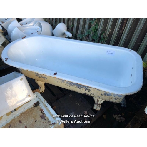 1296 - VINTAGE CAST IRON BATH TUB BY BRITTON MADE, 166CM (L) X 71CM (W) X 56CM (H), WITH ALL FOUR FEET