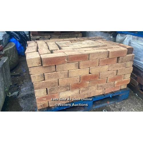 1456 - PALLET OF APPROX. 200X SMOOTH YELLOW BRICKS, RECLAIMED FROM AN OLD BRICKWORKS, APPROX. 80YRS OLD, SM... 