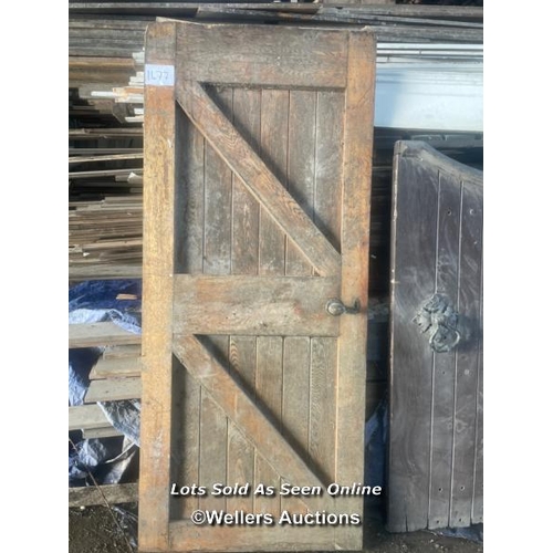 1477 - RUSTIC FRONT DOOR WITH ORIGINAL FITTINGS, 189CM (H) X 81.5CM (W) X 5CM (T)