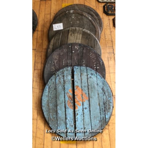 1497 - 5X WHISKY BARREL TOPS, 30CM (DIA)