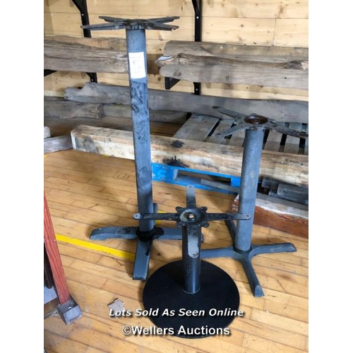 1498 - 3X METAL PUB TABLE SUPPORTS, VARIOUS SIZES, LARGEST 109CM (H)