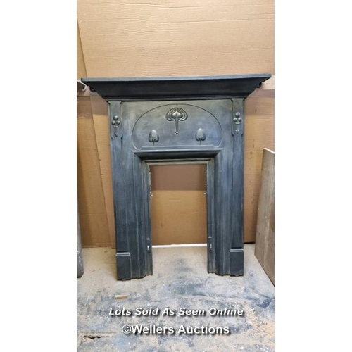 497 - A pair of cast iron fire fronts. Rare design, Arts and Crafts, dated 1906 with Reg Date stamp on bac... 