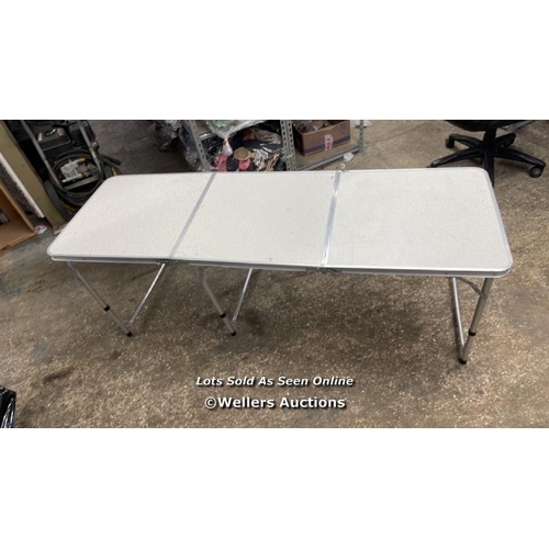 4021 - 6FT FOLD UP TABLE / SIGNS OF USE