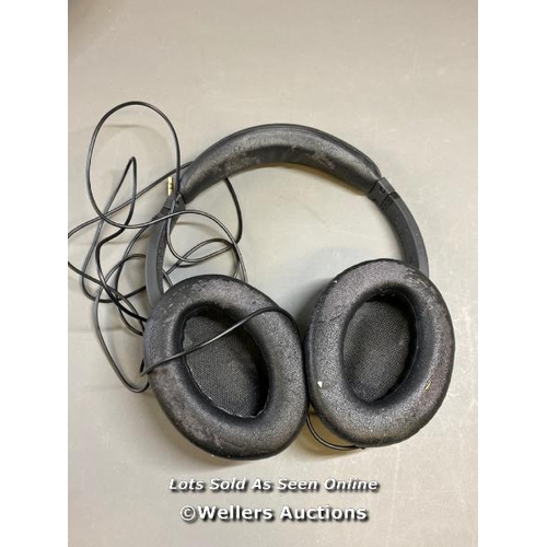 9621 - BOSE HEADPHONES INCL. CASE