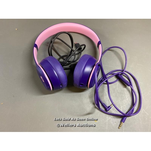 9624 - APPLE BEATS SOLO 3 HEADPHONES MODEL A1796 INCL. CASE