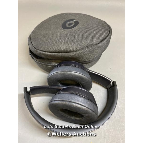 9629 - APPLE BEATS SOLO 3 HEADPHONES MODEL A1796 INCL. CASE