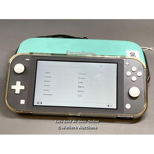 9690 - NINTENDO SWITCH LITE / HDH-001 SN: XJE10000352160 INCL. CASE / RESTORED TO FACTORY DEFAULTS