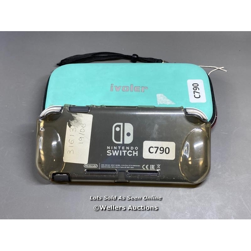 9690 - NINTENDO SWITCH LITE / HDH-001 SN: XJE10000352160 INCL. CASE / RESTORED TO FACTORY DEFAULTS