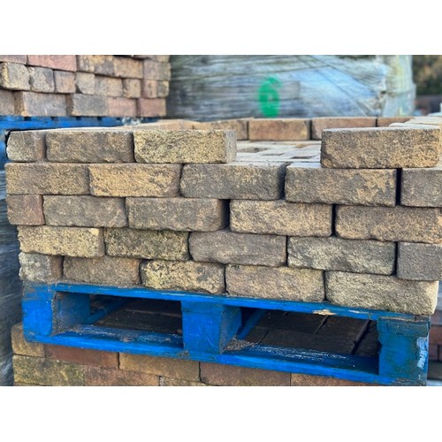 1466 - PALLET OF APPROX. 200X RUSTIC YELLOW BRICKS, RECLAIMED FROM AN OLD BRICKWORKS, APPROX. 80 YRS OLD, 2... 