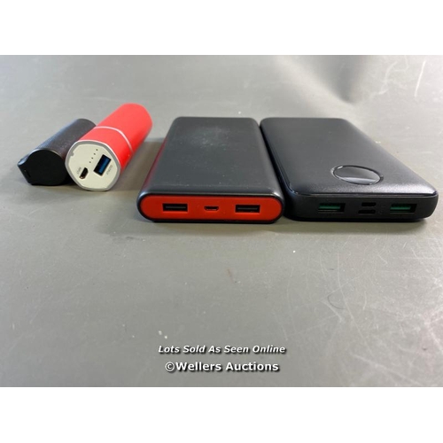 9654 - X4 POWER BANKS INCL. POWERADD AND IWALK