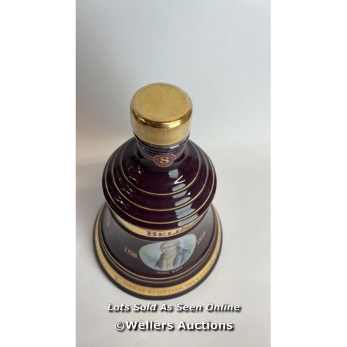 22 - Bell's 2002 Old Scotch Whisky Limited Edition Christmas Decanter, Aged 8 Years, Brand New and Boxed,... 