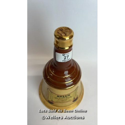 27 - Bell's Specially Selected Blended Scotch Whisky, Bottle made by Wade, 26.5 OZ, 40% vol / Please see ... 