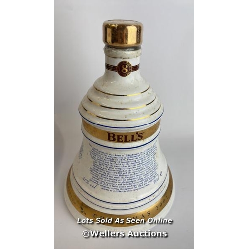 69 - Bell's 2001 Old Scotch Whisky Limited Edition Christmas Decanter, Aged 8 Years, 70cl, 40% vol, Brand... 