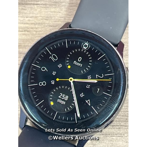 8012 - SAMSUNG GALAXY WATCH ACTIVE 2 / POWERS UP / SIGNS OF USE / WITH CHARGING CABLE / T18