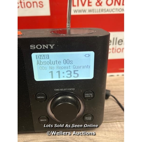 8019 - SONY XDR-S61D PORTABLE DAB/DAB+/FM DIGITAL RADIO / POWERS UP / SIGNS OF USE / T18