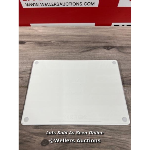 8020 - APPLE MAGIC TRACKPAD 2 (2015), WHITE / SIGNS OF USE / UNTESTED / T18