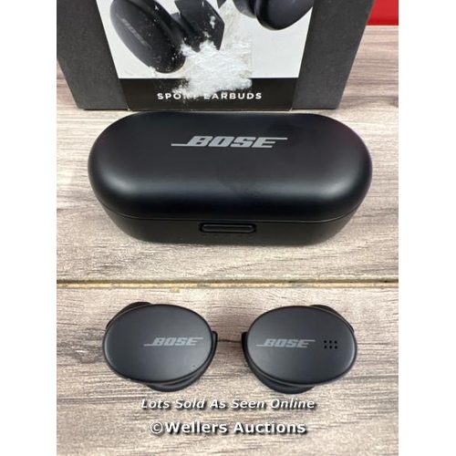 8040 - BOSE SPORT EARBUDS TRUE WIRELESS IN-EAR HEADPHONES / POWERS UP, CONNECTS TO BT, LEFT EARPOD PLAYS MU... 