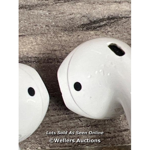 8047 - APPLE AIRPODS / 2ND GEN / POWER UP, CONNECT TYO BT, PLAY MUSIC, SIGNS OF USE, MINOR DENTING(SEE IMAG... 