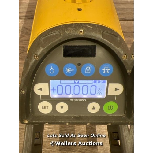 8102 - TOPCON TP-L5G GREEN BEAM PIPE LASER KIT / POWERS UP, BATTERY NEEDS CHARGING, NOT FULLY TESTED, SIGNE... 