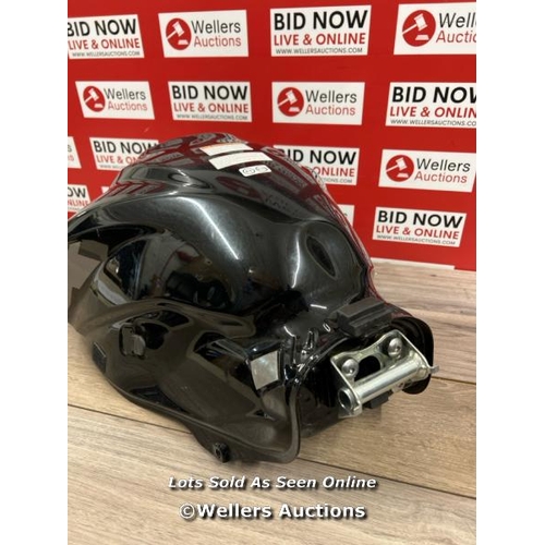 8105 - SUZUKI GSX-S750 Z 2021 4,124 MILES PETROL FUEL TANK (12044)