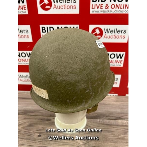 8106 - ORIGINAL WW2 US ARMY FRONT SEAM FIXED BALE M1 HELMET.