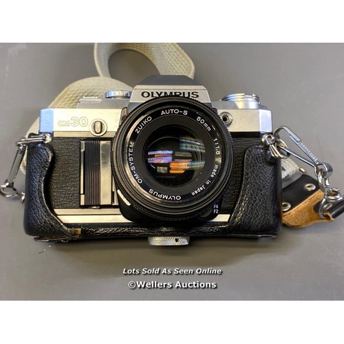 9781 - OLYMPUS OM30 RETRO CAMERA