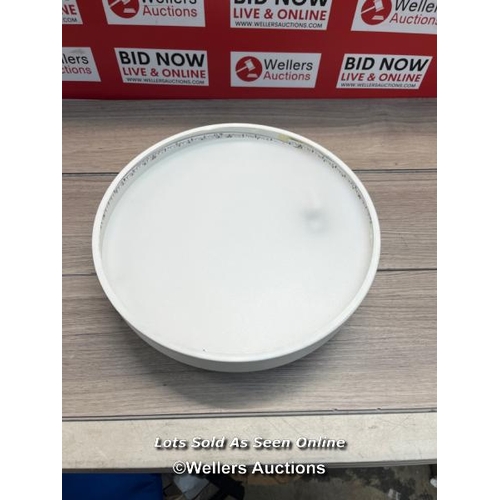 7646 - CEILING LIGHT / DAMAGED, SIGNS OF USE / H73