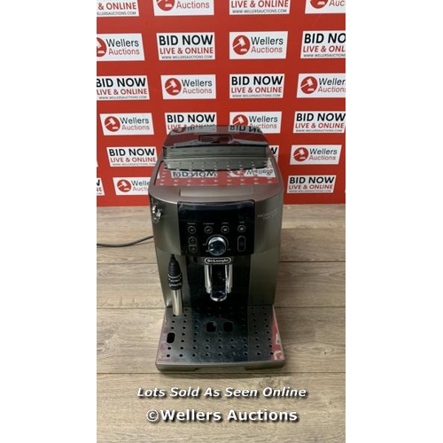 6076 - DELONGHI MAGNIFICA S ECAM250.33.TB BEAN TO CUP COFFEE MAKER / POWERS UP / SIGNS OF USE / A38