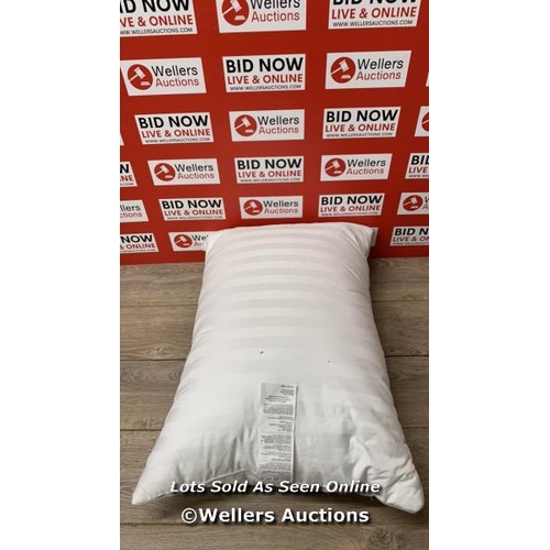 6080 - HOTEL GRAND PILLOW / SIGNS OF USE / A37