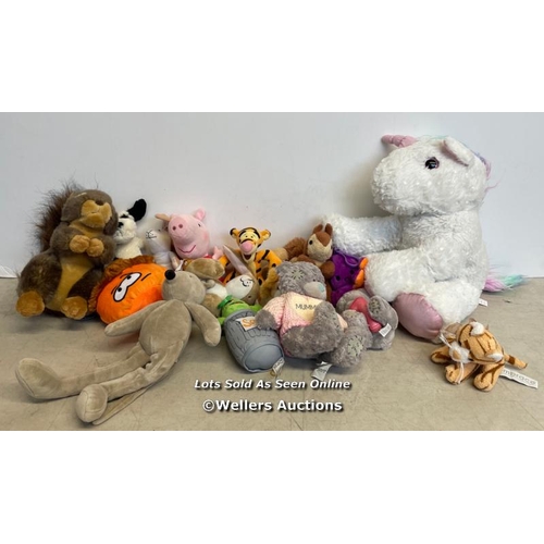 7002 - BAG OF ASSORTED SOFT TOYS / G76