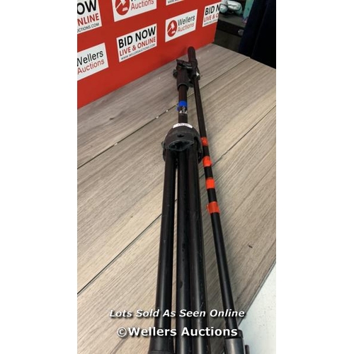 7038 - PRE-OWNED MICROPHONE STAND /